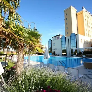Zanhotel Centergross Бентивольо